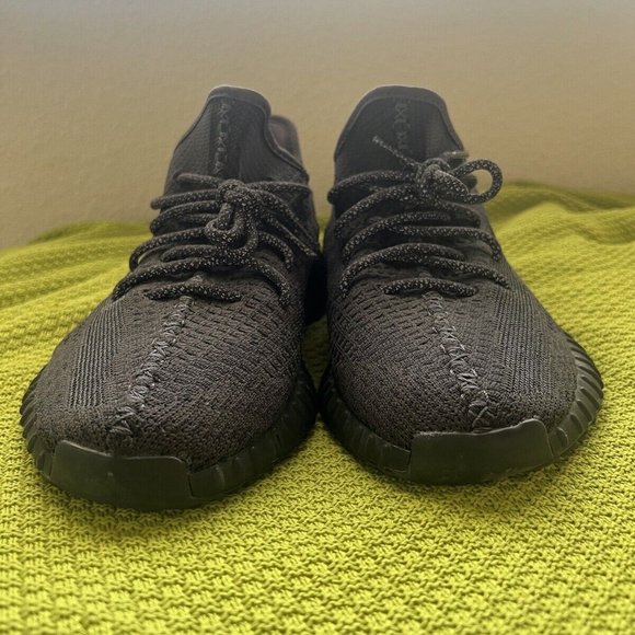 Athletic_Shoes